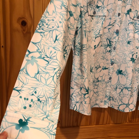 Passports Teal and White Blouse - Picture 4 of 6